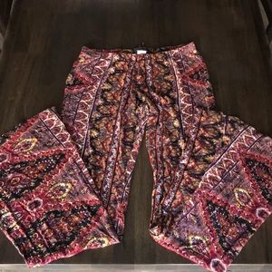 Billabong flare pants 🌸🌺